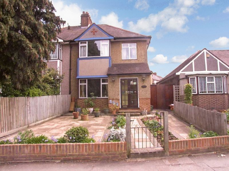 3 bed semidetached house for sale in Mandeville Road, Northolt