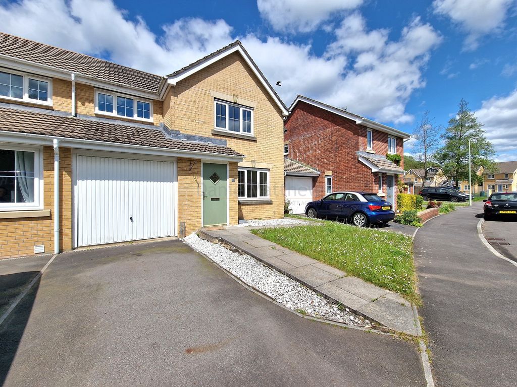 3 bed semidetached house for sale in Cwm Felin, Blackmill, Bridgend