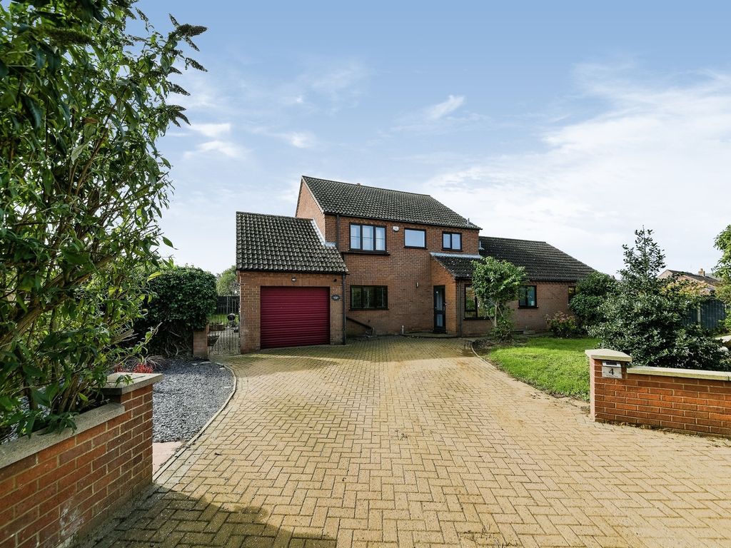 4 bed detached house for sale in Victoria Close, Heacham, King's Lynn
