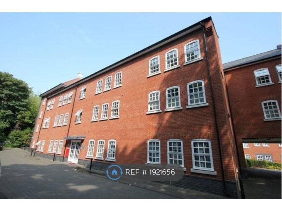 2 bed flat to rent in Albany Gardens, Colchester CO2, £1,250 pcm Zoopla