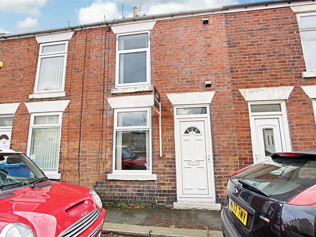2 bed terraced house to rent in Cross London Street, New Whittington, Chesterfield, Derbyshire