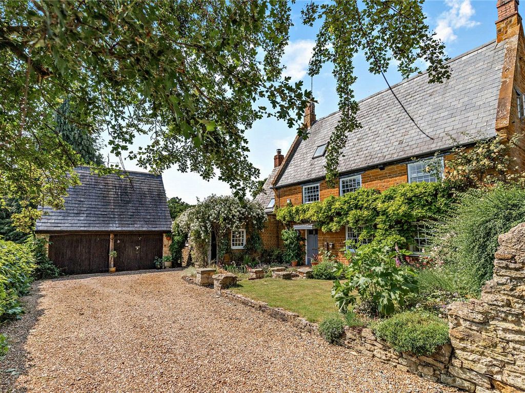 5 bed cottage for sale in High Street South, Tiffield, Northamptonshire
