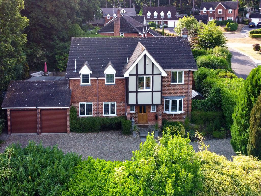 5 bed detached house for sale in Gainsborough Close, Camberley GU15 Zoopla