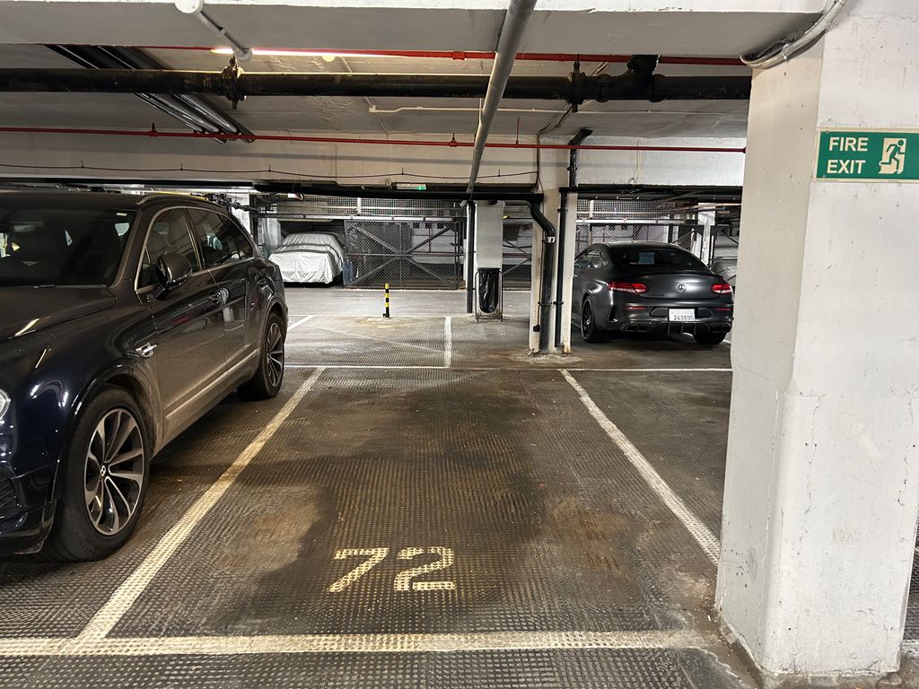 Parking/garage to rent in Space 72 Kingston House Garage South