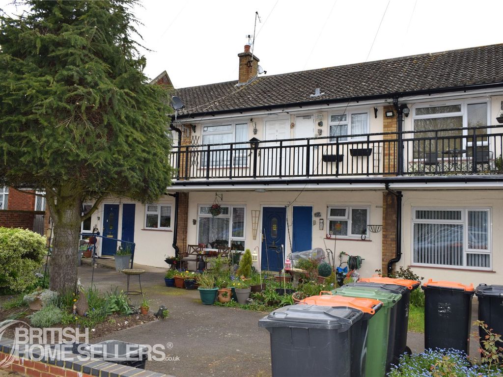 2 bed flat for sale in St. Marys Close, Tebworth, Leighton Buzzard, Bedfordshire LU7, £150,000