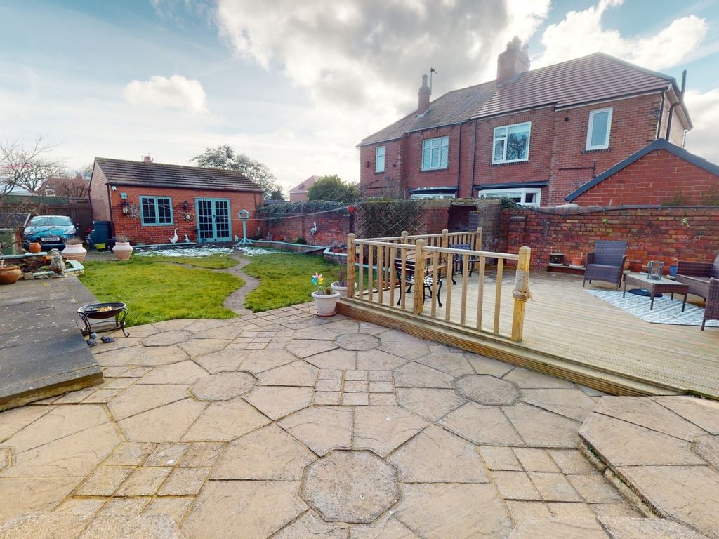 6 bed semidetached house for sale in Grosvenor Road, South Shields
