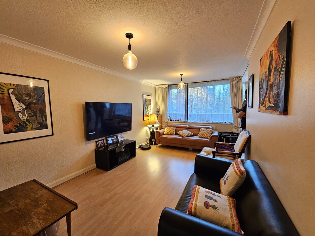 3 bed flat to rent in Upper Camelford Walk, London W11, £3,000 pcm Zoopla