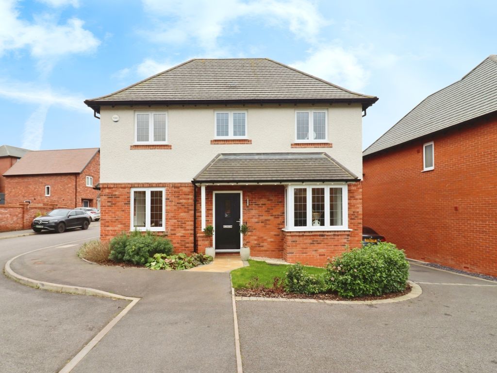 4 bed detached house for sale in Hazel Close, Eden Park, Rugby CV21, £