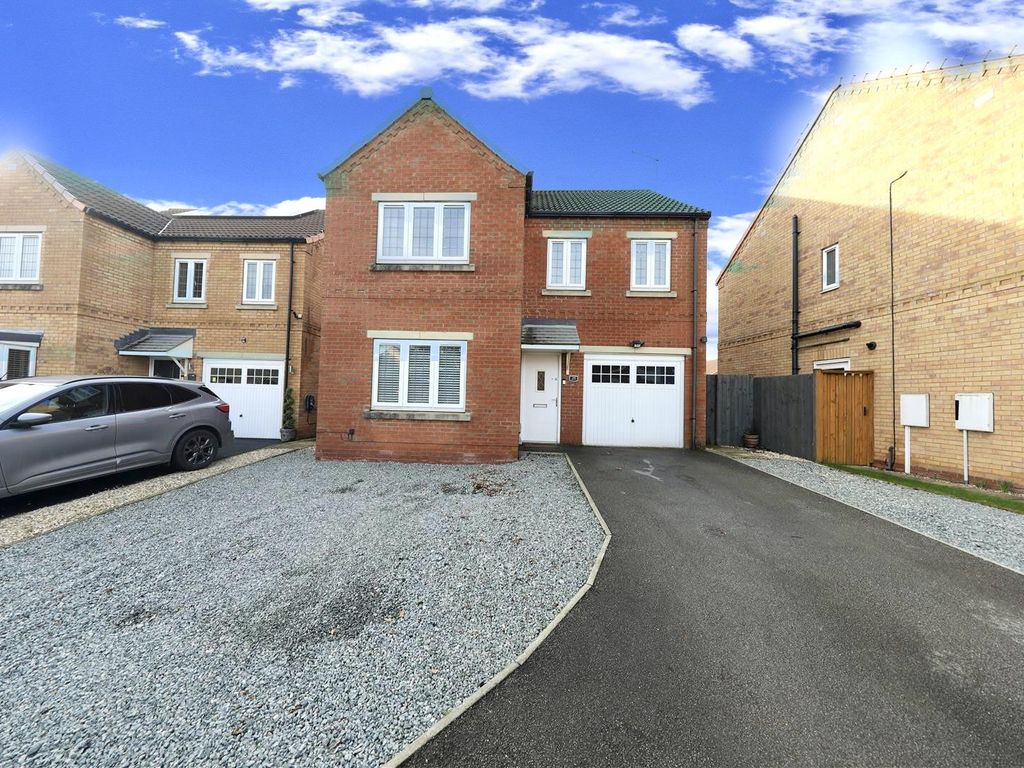 4 bed detached house for sale in Windsor Park, Kingswood, Hull HU7, £