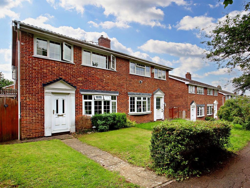 3 bed semidetached house for sale in Kestrel Close, Chipping Sodbury