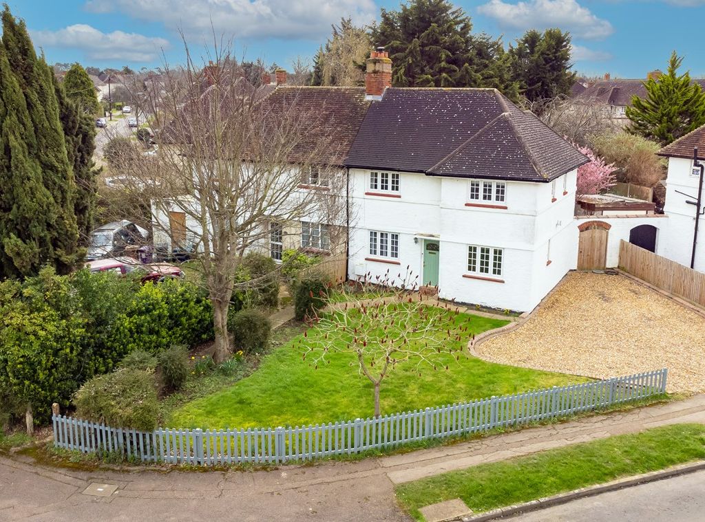 3 bed semidetached house for sale in Hillbrow, Letchworth Garden City