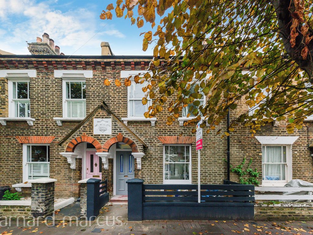 Eversleigh Road, London SW11  