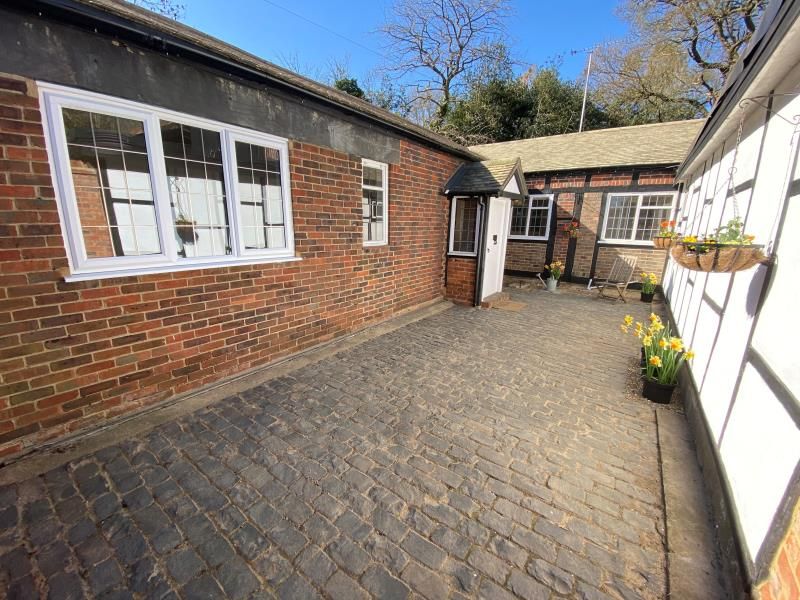 3 bed detached bungalow to rent in Valley End, Chobham, Woking GU24