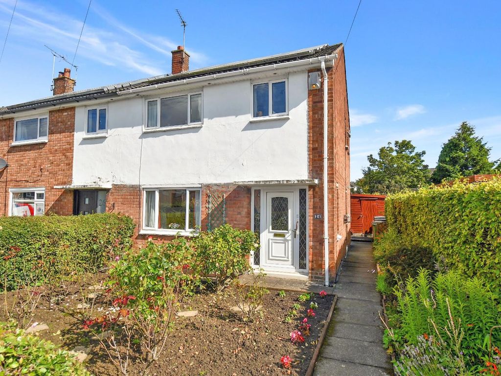 3 bed end terrace house for sale in Shaw Leys, Yeadon, Leeds LS19, £