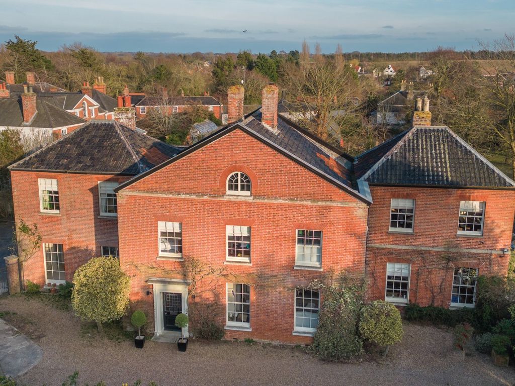 5 bed town house for sale in High Bungay Road, Loddon, Norwich NR14