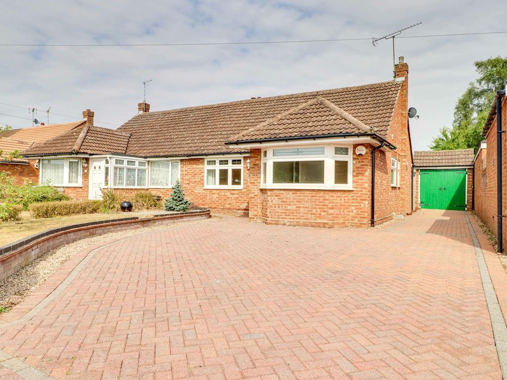 2 bed semidetached bungalow for sale in Cannons Close, Stortford CM23 Zoopla