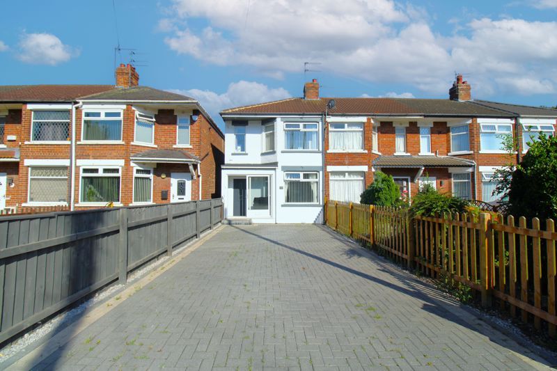 3 bed end terrace house for sale in Sunningdale Road, Hull HU4, £