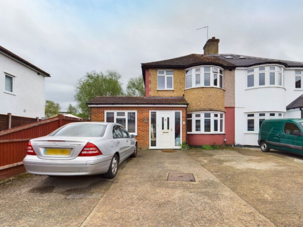 4 bed end terrace house for sale in Lea Crescent, Ruislip HA4, £649,950