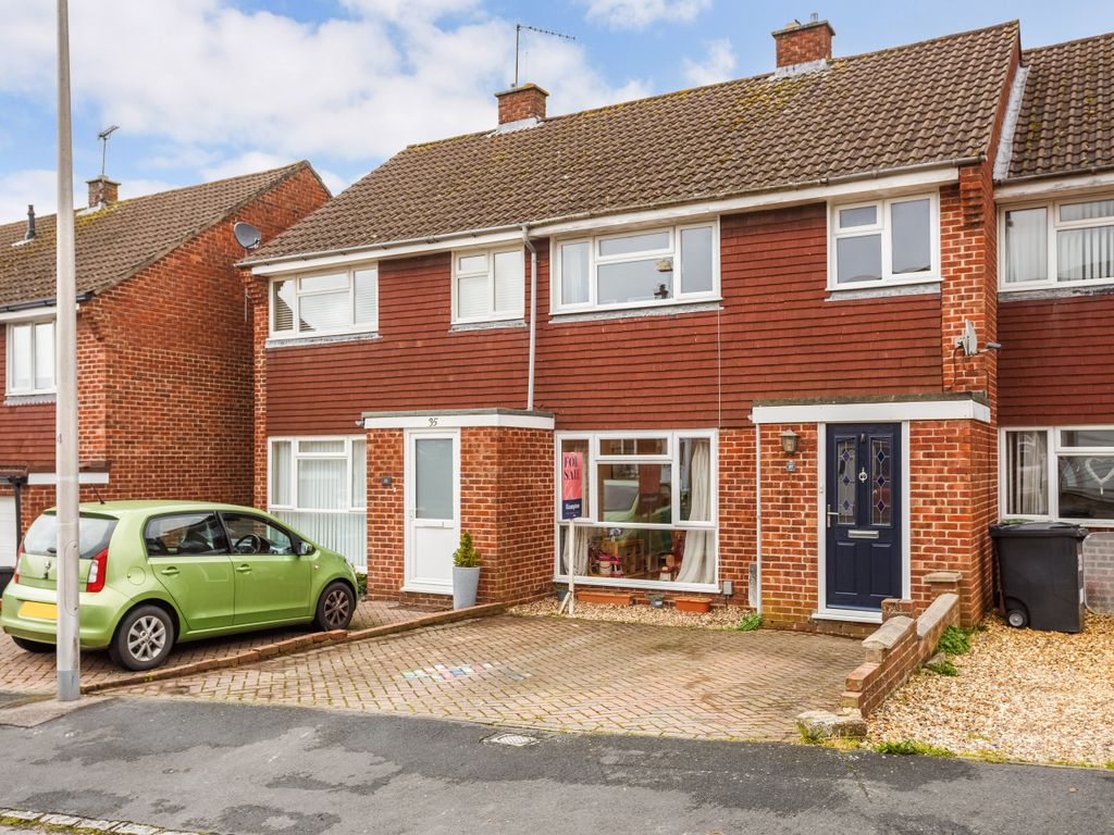 3 bed terraced house for sale in Sandown Way, Newbury RG14, £350,000 Zoopla