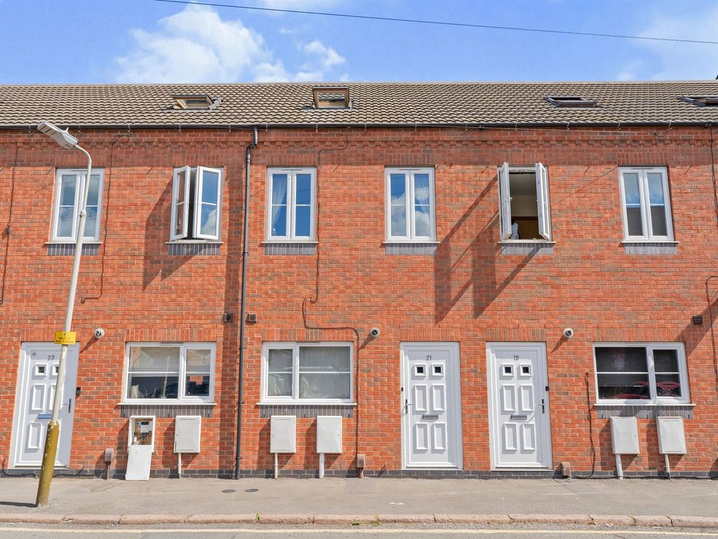 4 bed town house for sale in Dartford Road, Aylestone, Leicester LE2