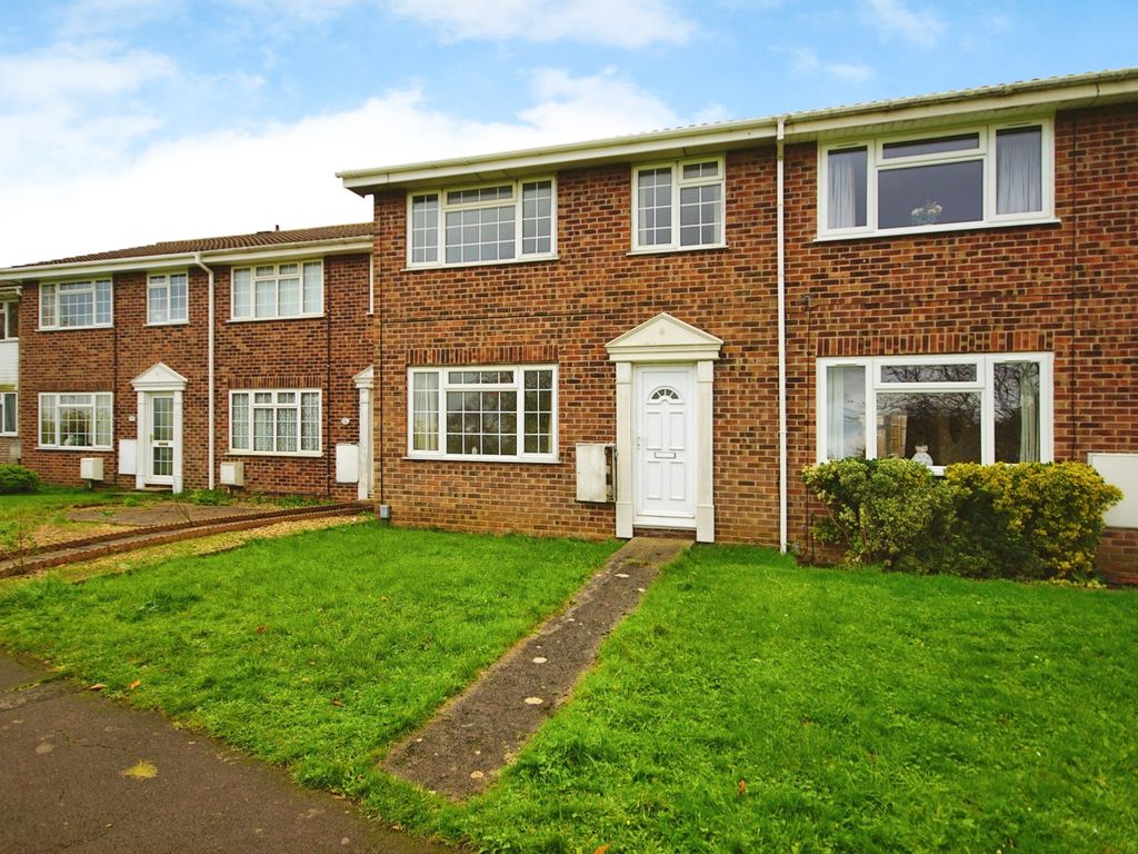 3 bed terraced house for sale in Kingscote, Yate, Bristol, Gloucestershire BS37, £250,000 Zoopla