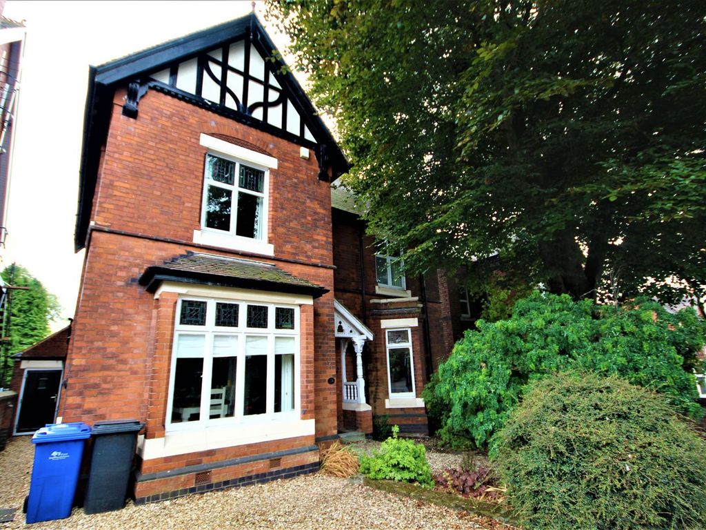 4 bed detached house for sale in Ashby Road, Bretby, BurtonOnTrent