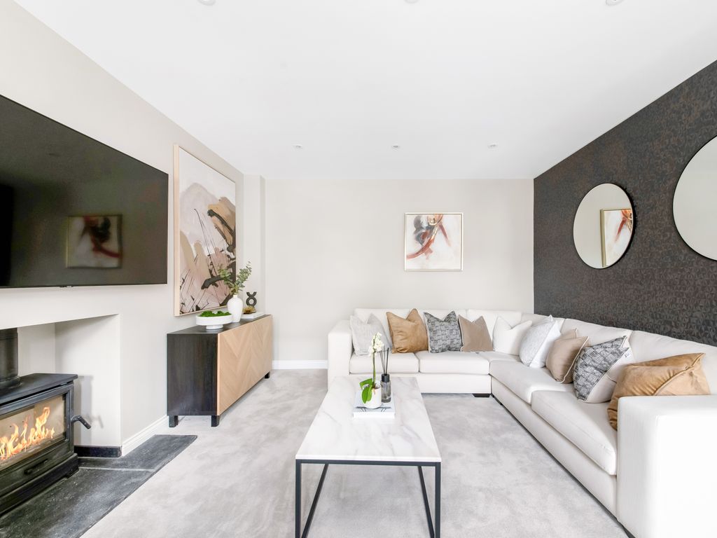 Commercial property for sale in Sycamore, 24 Meadow Edge Close