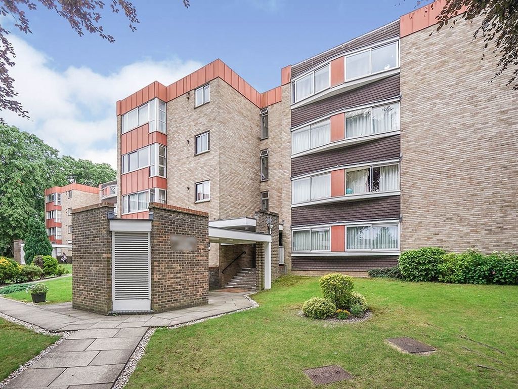 2 bed flat to rent in White Lodge Close, Sutton, Surrey SM2 Zoopla