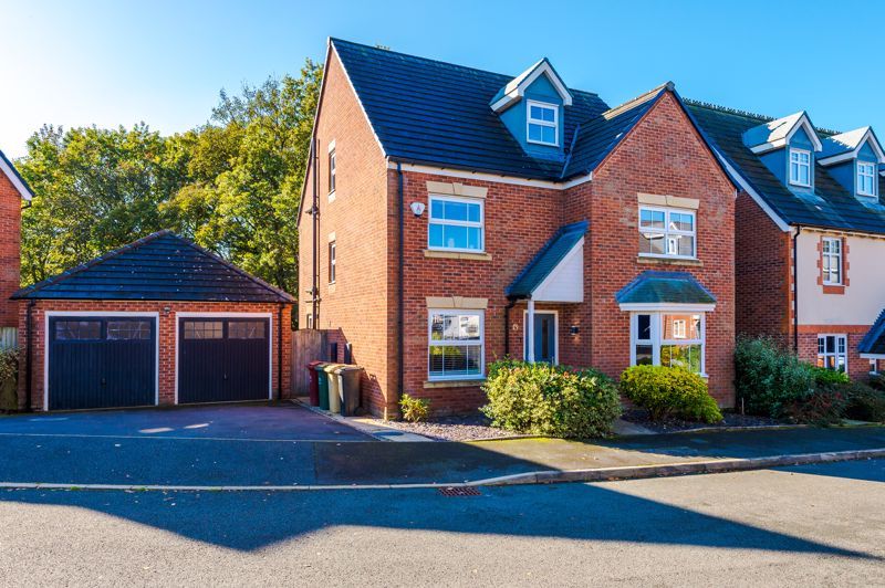 4 bed detached house for sale in Silver Birch Close, Lostock, Bolton