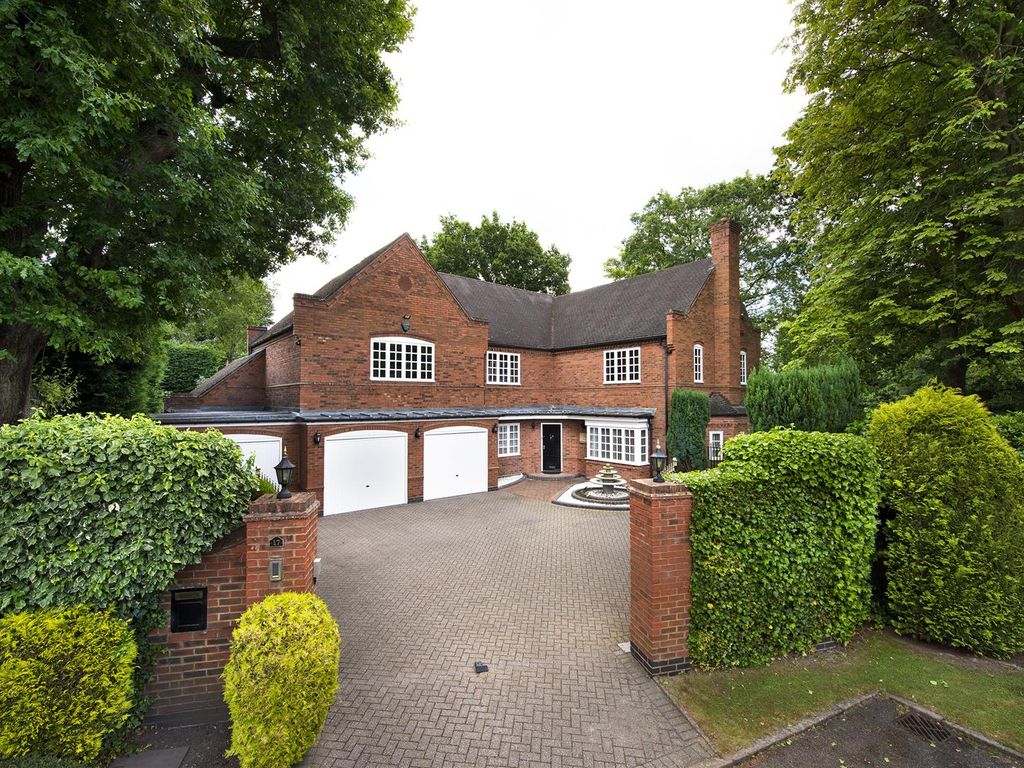 4 bed detached house for sale in Heather Court Gardens, Sutton
