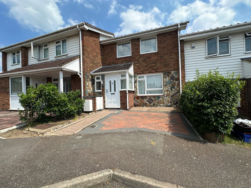 3 bed property to rent in Cowles, Cheshunt, Waltham Cross EN7, £1,795