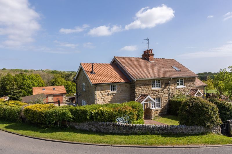 4 bed semidetached house for sale in Staintondale Road, Cloughton