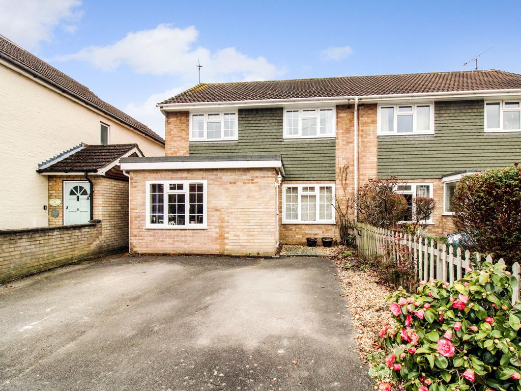 4 bed semidetached house for sale in Somerset Road, Farnborough GU14