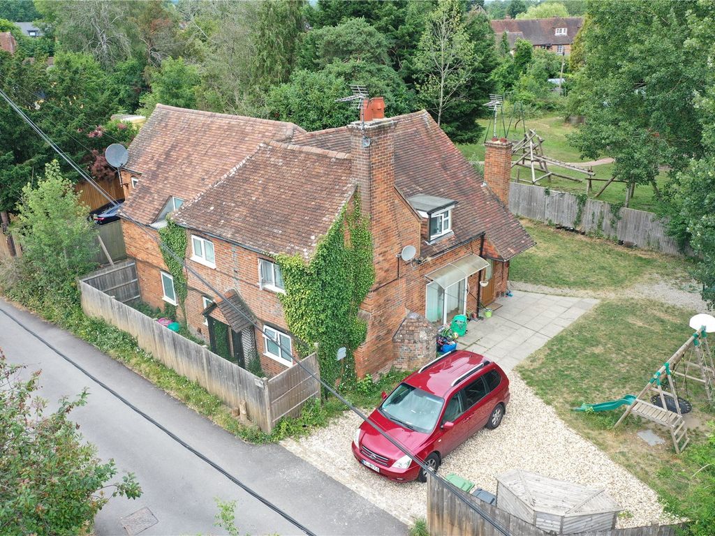 4 bed detached house for sale in Mill Lane, Padworth, Reading