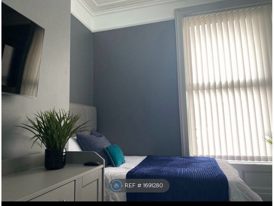 Studio to rent in Somerset Road, Huddersfield HD5 Zoopla