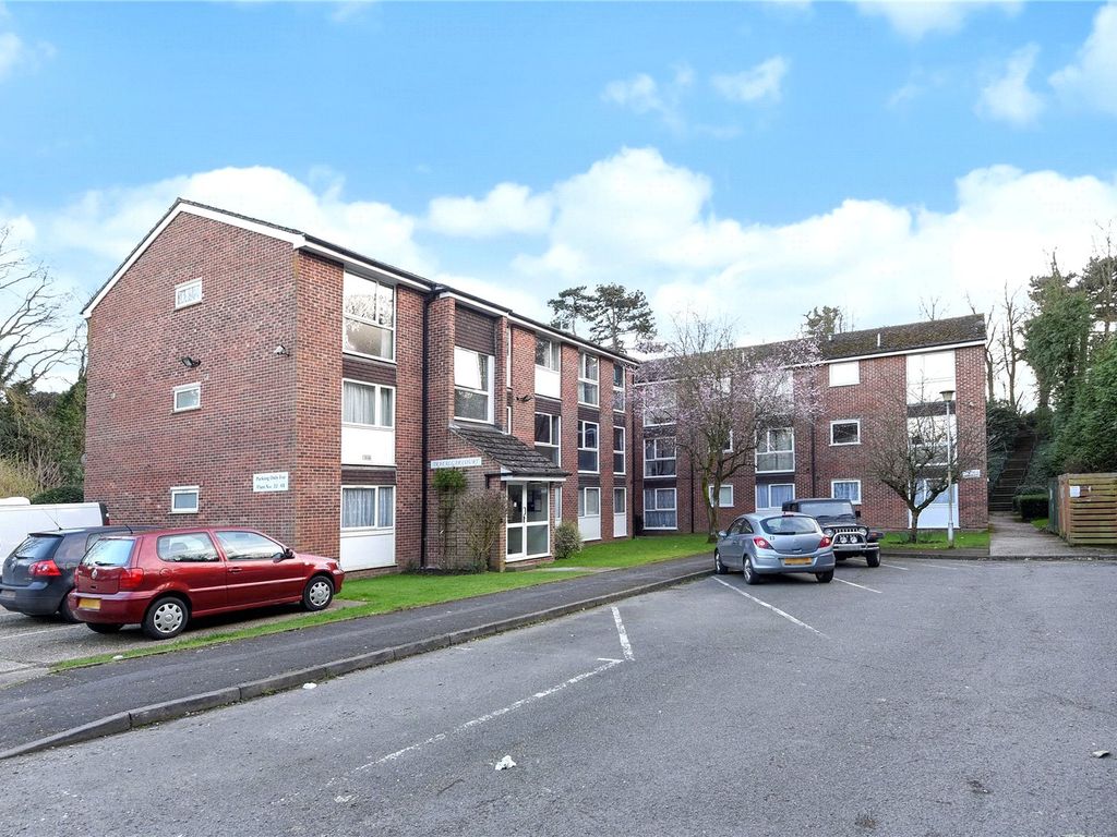 2 bed flat for sale in Trafalgar Court, Southcote Road, Reading