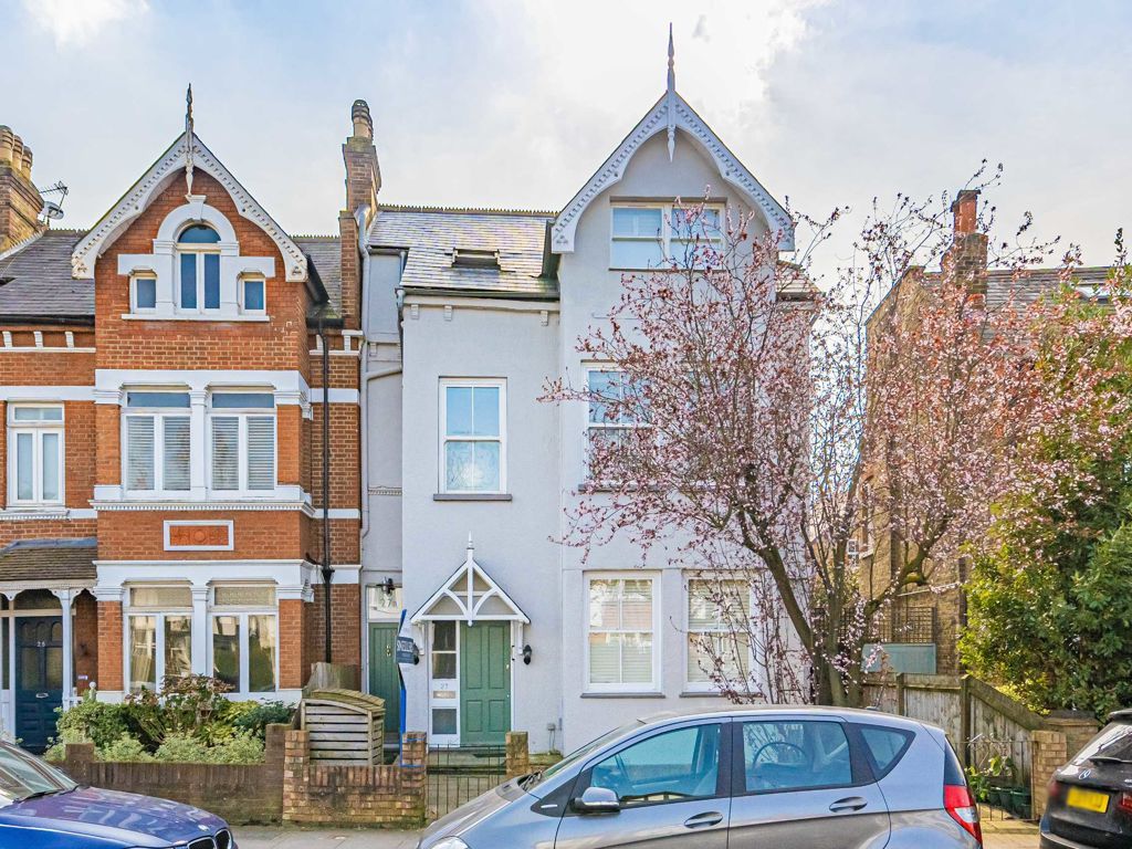 2 bed flat for sale in St. Margarets Road, St Margarets, Twickenham TW1