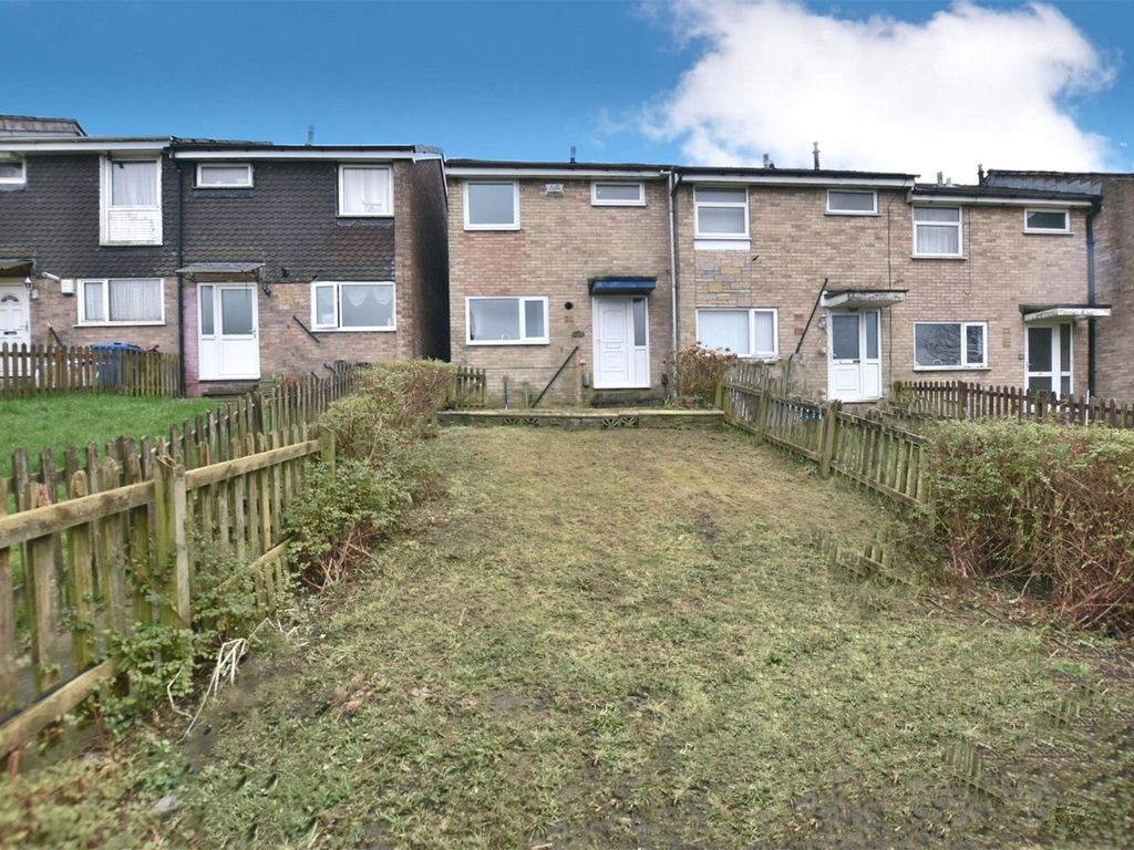 3 bed end terrace house for sale in Delph Approach, Blackburn