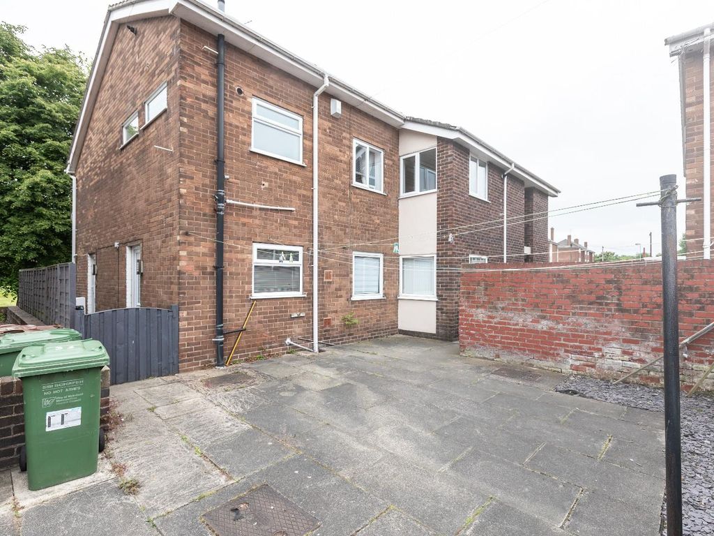2 bed property for sale in Raglan Close, Castleford, West Yorkshire