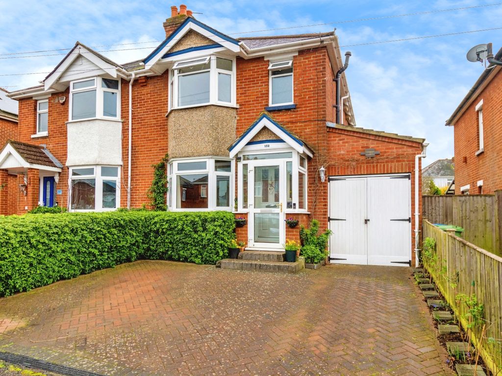 3 bed semidetached house for sale in King Avenue, Southampton