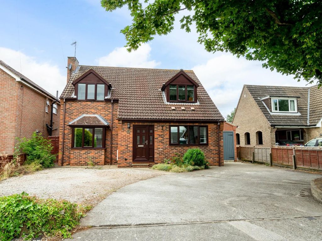 4 bed detached house for sale in Chiltern Way, Huntington, York YO32 ...