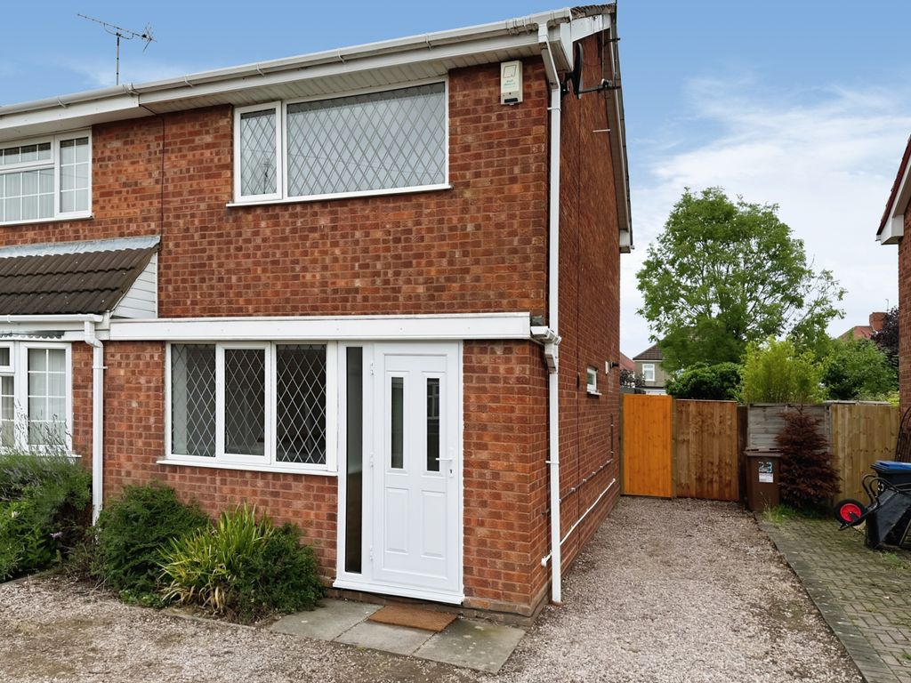 2 bed semidetached house to rent in Dale End Close, Hinckley