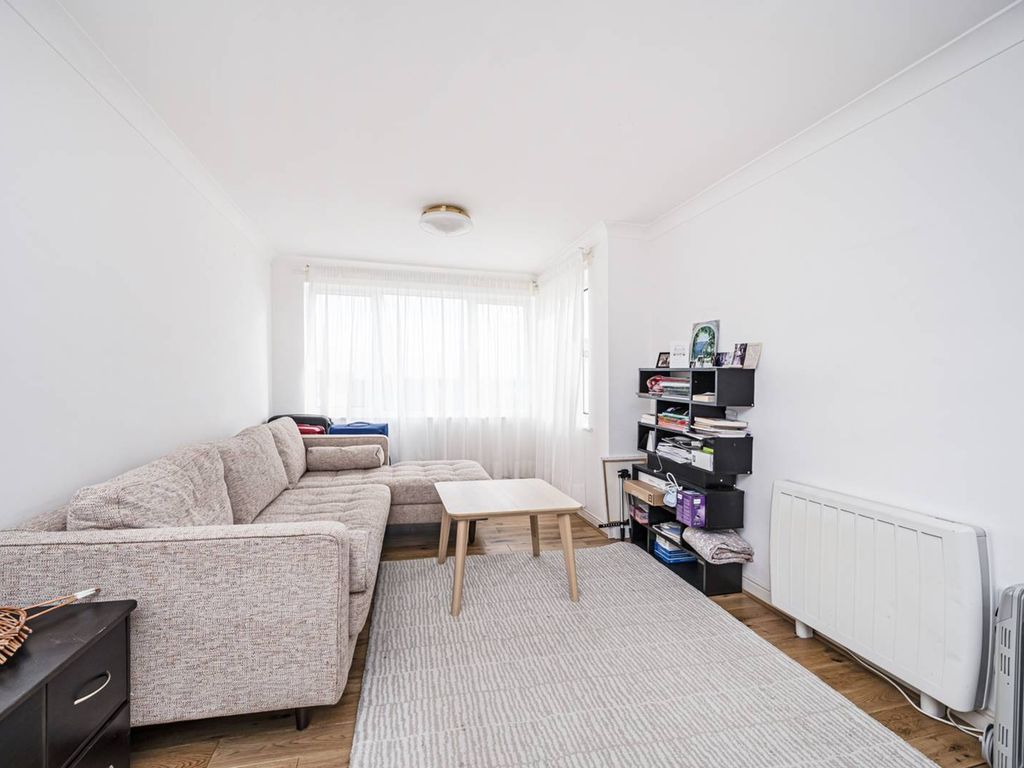 Mercer Court, Candle Street, Stepney, London E1