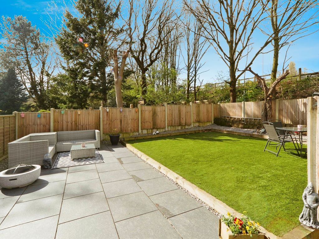 3 bed end terrace house for sale in Wycliffe Close, Rodley, Leeds LS13, £240,000 Zoopla