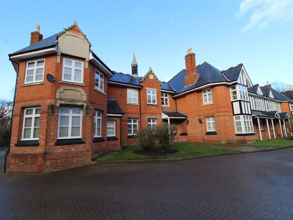 2 bed flat for sale in Cedar Court, Knowsley, Prescot L34, £130,000