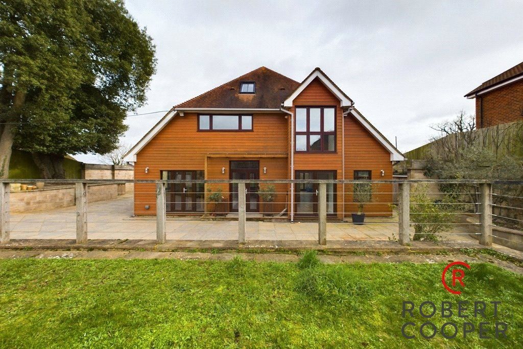 6 bed detached house to rent in The Drive, Ickenham UB10, £5,995 pcm