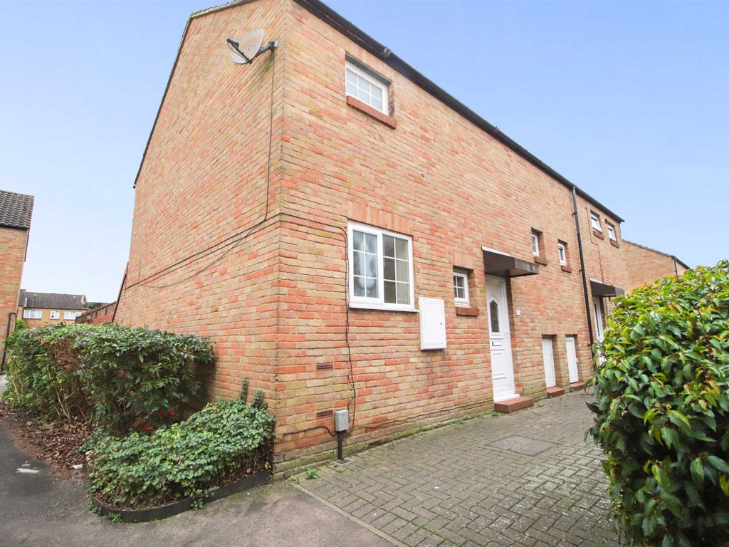 3 bed end terrace house to rent in Leven Walk, Bedford MK41, £1,200 pcm