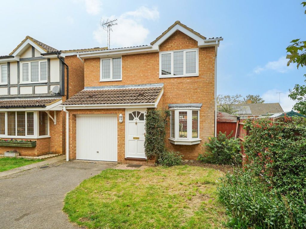 3 bed detached house for sale in Marley Fields, Leighton Buzzard LU7, £