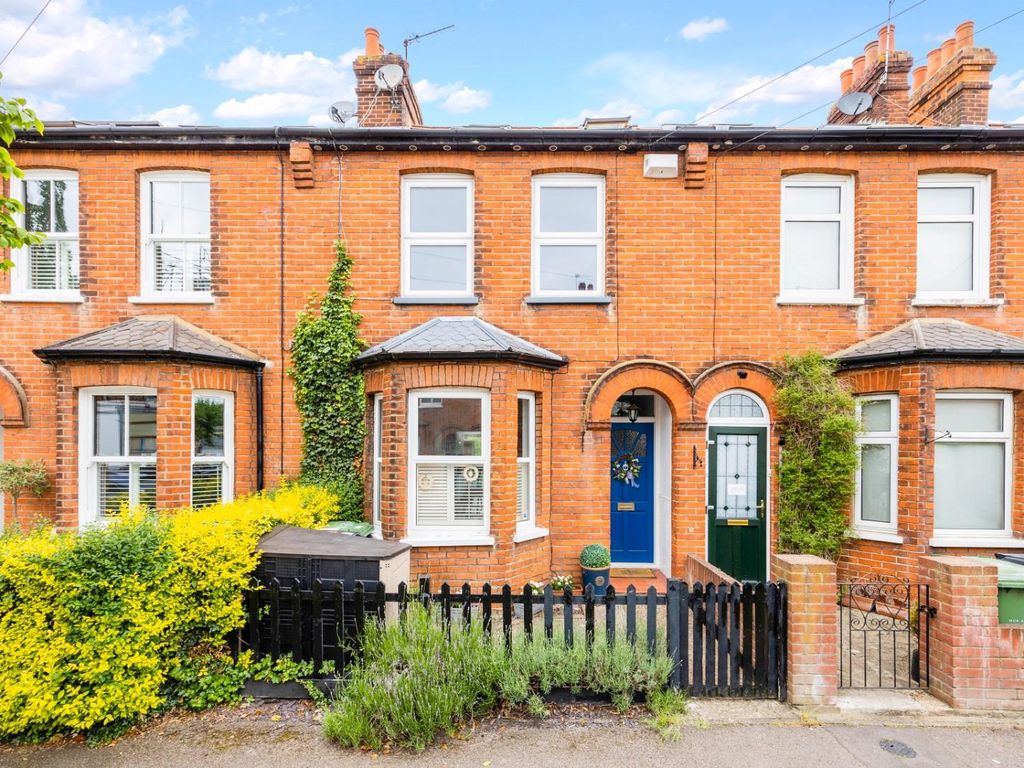 4 bed terraced house for sale in Oakdale Road, Epsom KT19 Zoopla