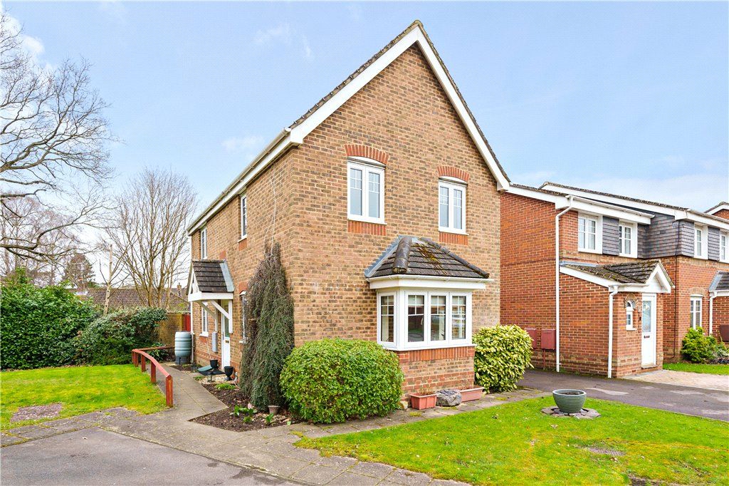 3 bed detached house for sale in Ashfield View, North Baddesley